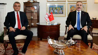 Dışişleri Bakanı Fidan, KKTC Cumhurbaşkanı Erhürman ve Dışişleri Bakanı Ertuğruloğlu ile görüştü