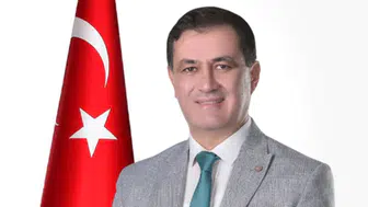 Halil Öztürk kimdir, kaç yaşında, nereli? Elmalı Belediye Başkanı Halil Öztürk’ün hayatı ve siyasi kariyeri