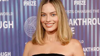 Margot Robbie, eşinin soyadını resmi olarak aldı