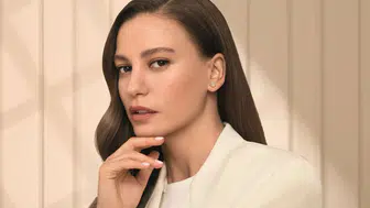 Serenay Sarıkaya'nın katıldığı Paris Moda Haftası'nda neler yaşandı?