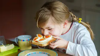 Çocukların beslenmesinde kahvaltının önemi nedir? Obezite riskini azaltmak için neler yapılmalı?