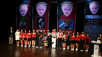 Muratpaşa'da Uluslararası Antalya Gitar Festivali 15’inci kez kapılarını açtı