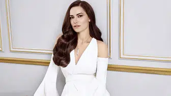 Fahriye Evcen yeni dizi projesiyle setlere dönüş yapmaya hazırlanıyor