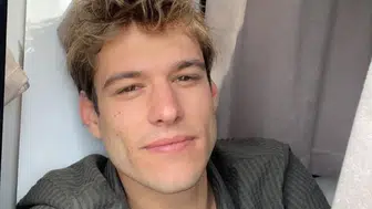 Genç oyuncu Özgür Daniel Foster, Muhtemel Aşk dizisine mi katıldı? Rolü ne olacak?