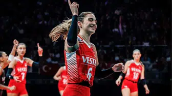 Saliha Şahin'den şampiyonluk açıklaması : İki kupayla kapattığımız için çok mutluyuz