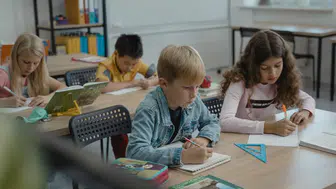 Çocukların okul başarısını etkileyen faktörler neler olabilir?