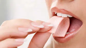 Sakız çiğnemenin sağlık üzerindeki etkileri nedir ? Faydaları ve riskleri nelerdir ?