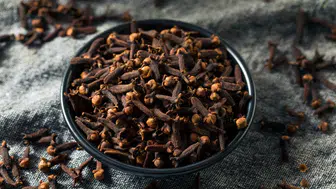 Kuru karanfilin faydaları neler ? Neden kullanılıyor ? Karanfil neye iyi gelir ?