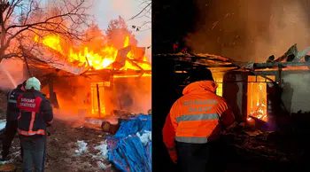 Artvin Şavşat'ta yanan ahşap ev kullanılmaz hale geldi