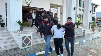 Muğla Fethiye'de 2 villaya uyuşturucu baskını : 12 şüpheli gözaltına alındı