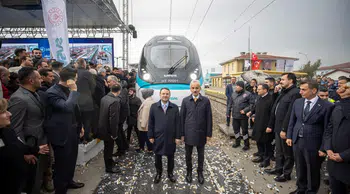 Bakan Uraloğlu : Trenlerimiz milli teknolojimizin raylardaki yeni zaferlerinden biri olacak
