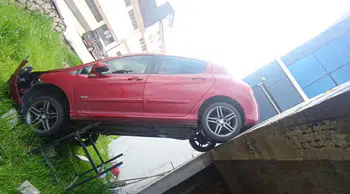 Elazığ'da araç şarampole uçtu : Bir kişi yaralandı