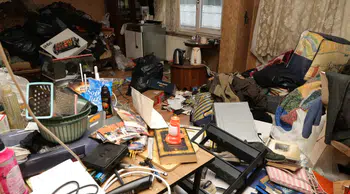 Bursa Osmangazi ilçesinde temizlik çalışmaları : Çöp ev temizlendi