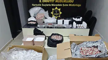 Mersin'de binlerce sentetik ecza hapı ele geçirildi