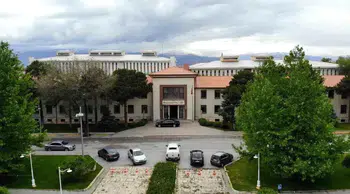 Erzincan'da cadde ve sokaklar boş kaldı