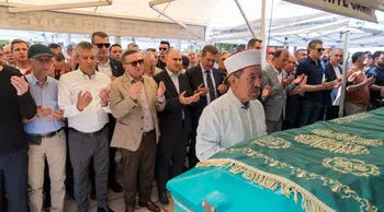 Özgür Özel’in acı günü : Özel'in amcası son yolculuğuna uğurlandı
