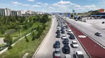Kilit kavşak Kırıkkale'de trafik yoğunluğu yaşanıyor
