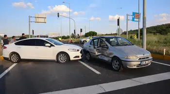 Nevşehir'de 3 araçlı zincirleme trafik kazası : 2 yaralı