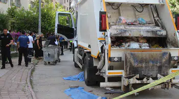 Adana'da çöp kamyonunun çarptığı 71 yaşındaki kadın öldü