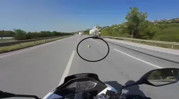 Hatay'da beton mikserinden düşen malzeme kazaya neden oldu