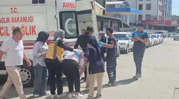 Elazığ'da otelde yangın çıktı : 10 kişi dumandan etkilendi