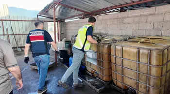 Osmaniye’de kaçak akaryakıt operasyonu : Toprağa gömülü tanktan 4 bin 248 litre yakıt çıktı