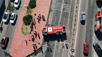 İstanbul’da yangına giden itfaiye aracı kaza yaptı : 2 personel yaralandı