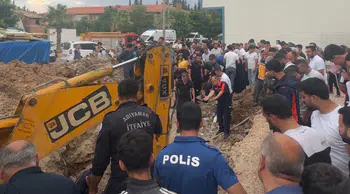 Adıyaman'da baba ve oğlu göçük altında kaldı