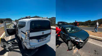 Balıkesir Burhaniye'de otomobiller çarpıştı : Maddi hasar meydana geldi