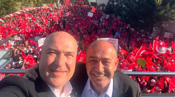 CHP İzmir Milletvekili Murat Bakan partisinden istifa etti