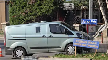 Bursa Mudanya'da zırhlı banka aracı kaza yaptı
