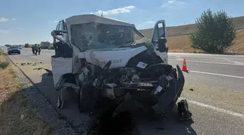 Çorum'da çekici, traktör römorkuna çarptı : 1 yaralı