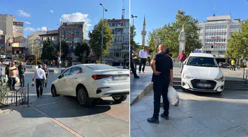 Tekirdağ'da ilginç kaza : Otomobil merdivenlerde asılı kaldı