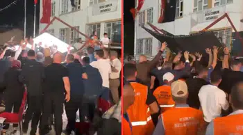 Elazığ'da festival alanında led ekran devrildi : 5 yaralı