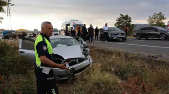 Nevşehir'de otomobiller çarpıştı : 2'si çocuk 6 yaralı