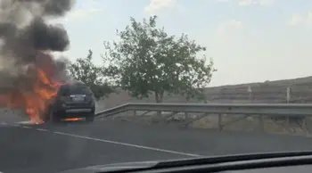 Şanlıurfa Siverek'te seyir halindeki otomobil alev topuna döndü