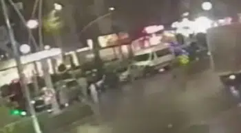 Esenler'de kayan motosiklet metrelerce sürüklendi: Kaza kamerada