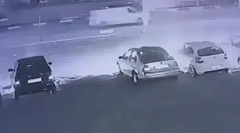 Antalya'da oto galeride 6 aracı benzin döküp yakan şüpheli tutuklandı