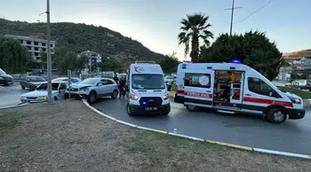 Söke'de iki otomobil çarpıştı: Kazada 2 kişi yaralandı