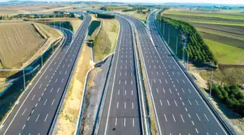 İngiltere'deki M6 Toll Otoyolunda 2,5 Milyon Aşk Romanı Kullanıldı