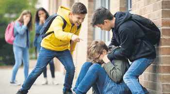 Dünyada 156 Milyon Genç Akran Şiddetine Maruz Kalıyor: Nedenleri ve Çözüm Önerileri Neler?