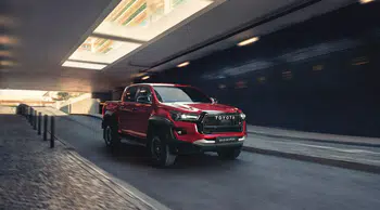 Datça’nın Meşhur Bademinin İlk Hasadı Çağla, Yüksek Fiyatına Rağmen İlgi Görüyor