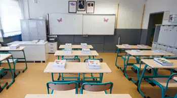 Yarın okullar tatil mi? Perşembe ve Cuma günü okul var mı, hangi illerde okullar tatil?