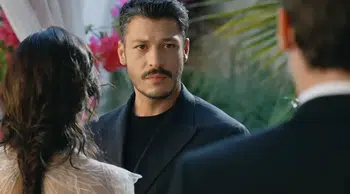 Mercan Köşk dizisinde hangi karakterler öne çıkıyor?