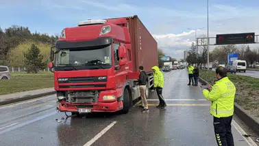 Eskişehir'de 4 araçlı zincirleme trafik kazası : 1 yaralı