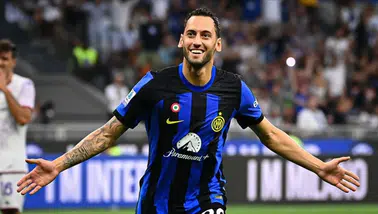 Milli futbolcu Hakan Çalhanoğlu'dan kötü haber geldi : Atalanta maçı öncesi sakatlandı