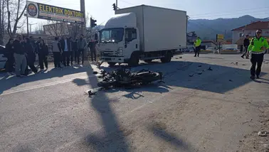 Burdur'da kamyonet ile çarpışan motosiklet sürücüsü hayatını kaybetti