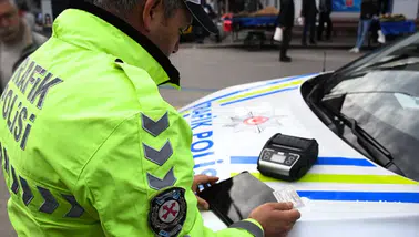 Beyoğlu'nda trafikte kavga eden 4 kişiye 722 bin lira ceza