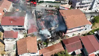 Sarıyer'de yangın : Gecekondu kullanılamaz hale geldi