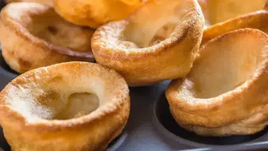 Dışı çıtır içinde yumuşak yorkshire pudding tarifi nasıl yapılır?
